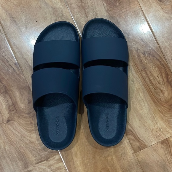 Sandals_&_Flip_Flops